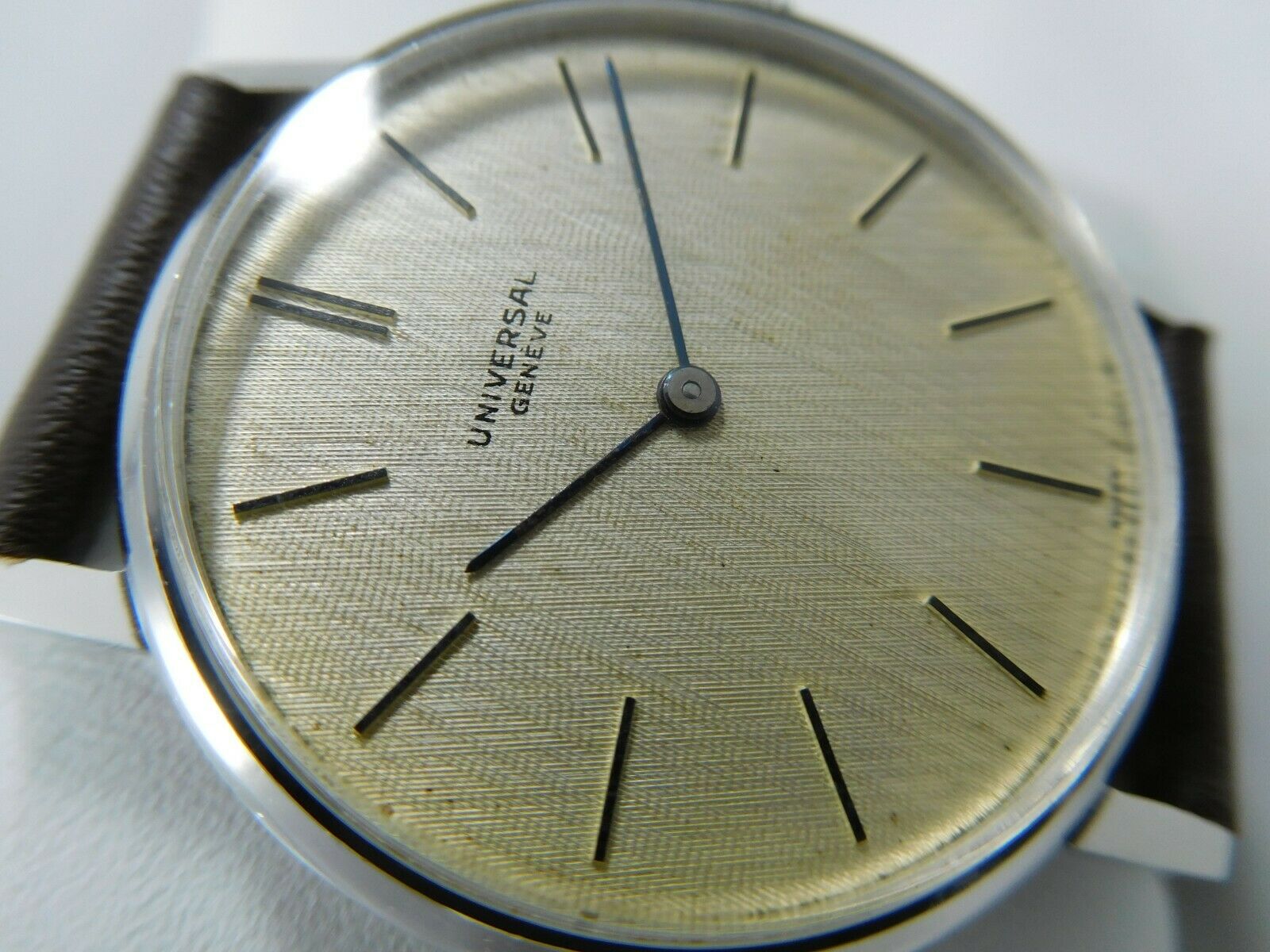 UNIVERSAL GENEVE Ref. 842109/03 Cal. 42 Swiss 32.5mm Vintage Watch
