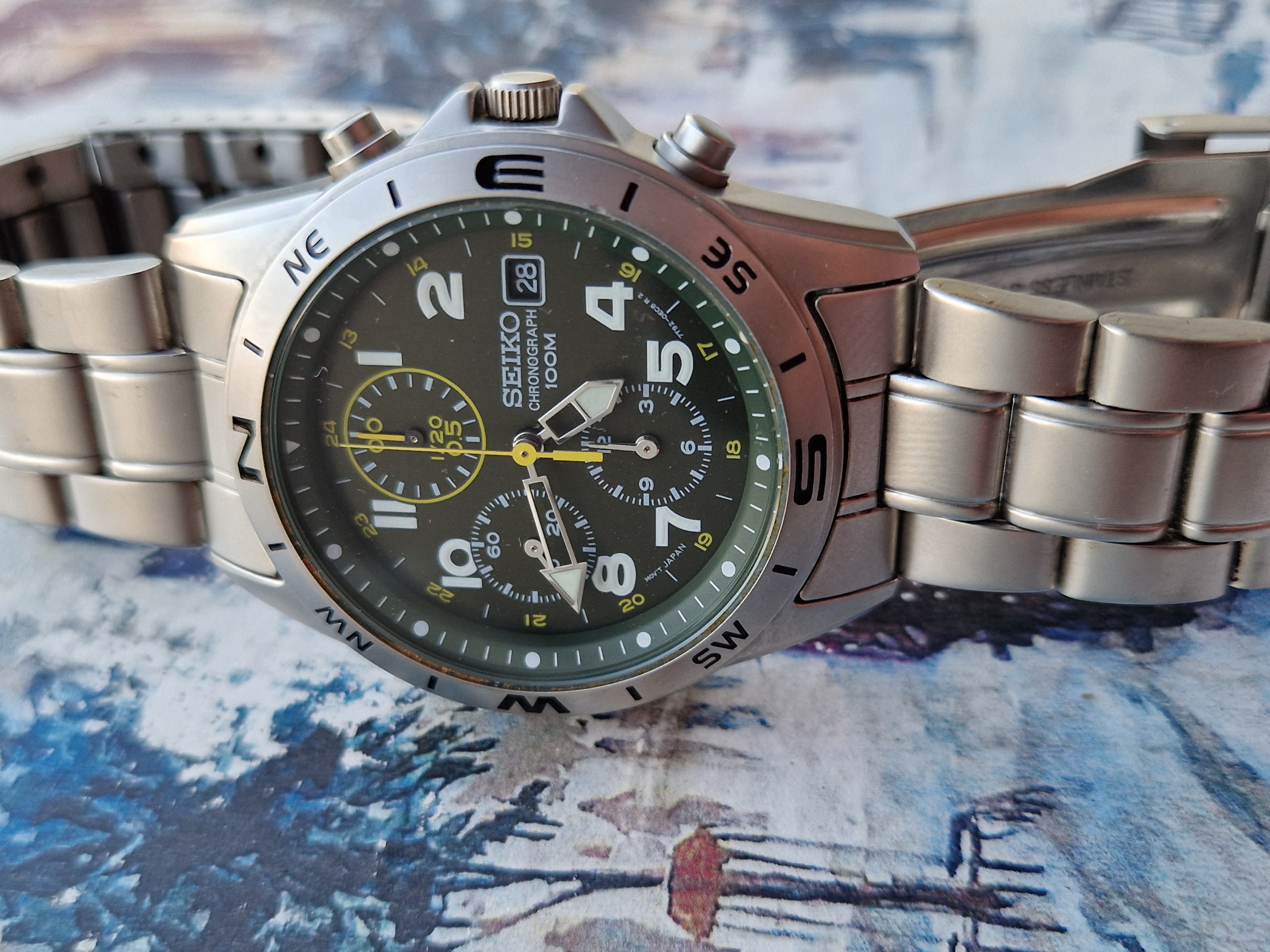 Seiko chronograph clearance 100m green