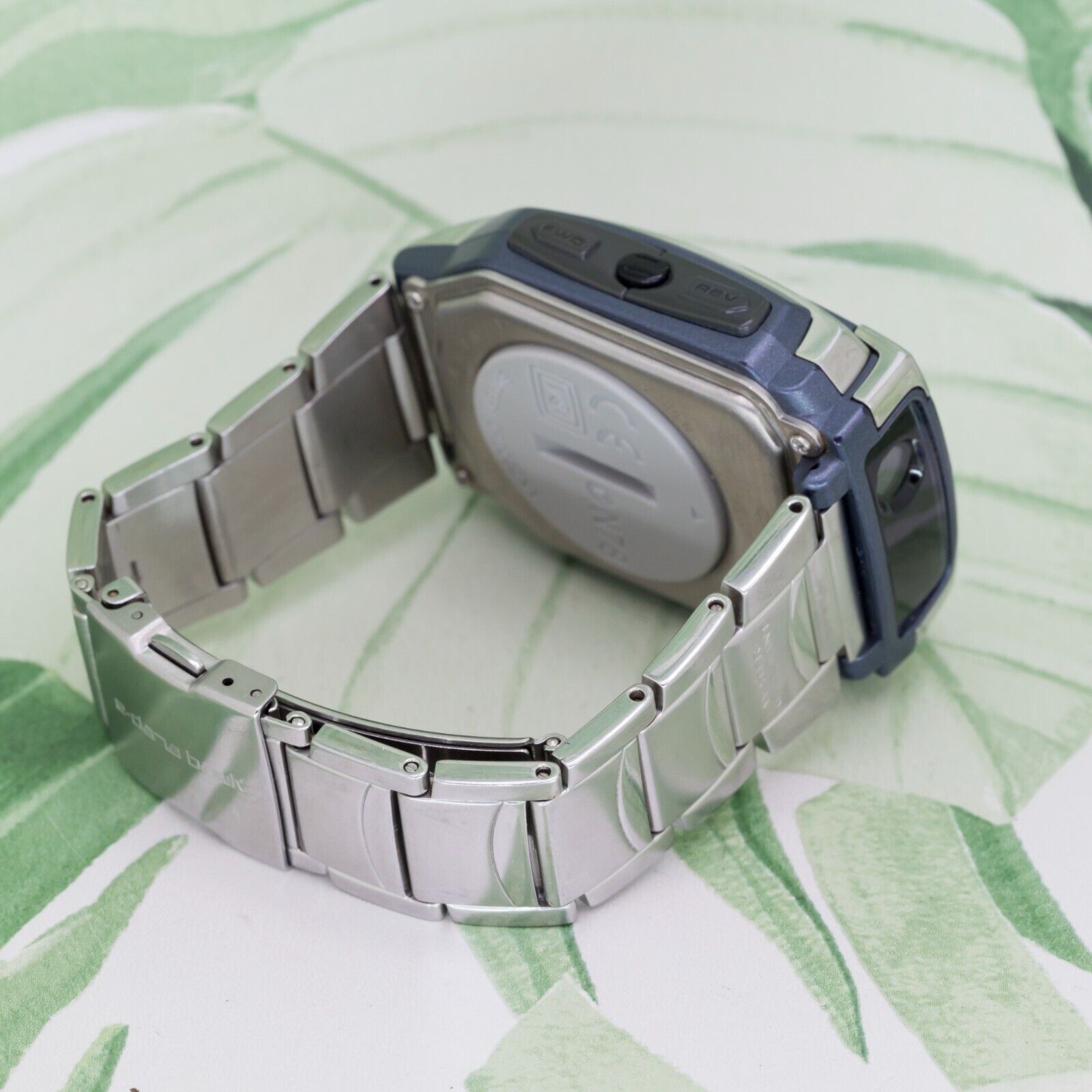 2000 CASIO WQV-10 WRIST CAMERA WR VINTAGE DIGITAL WATCH JAPAN 