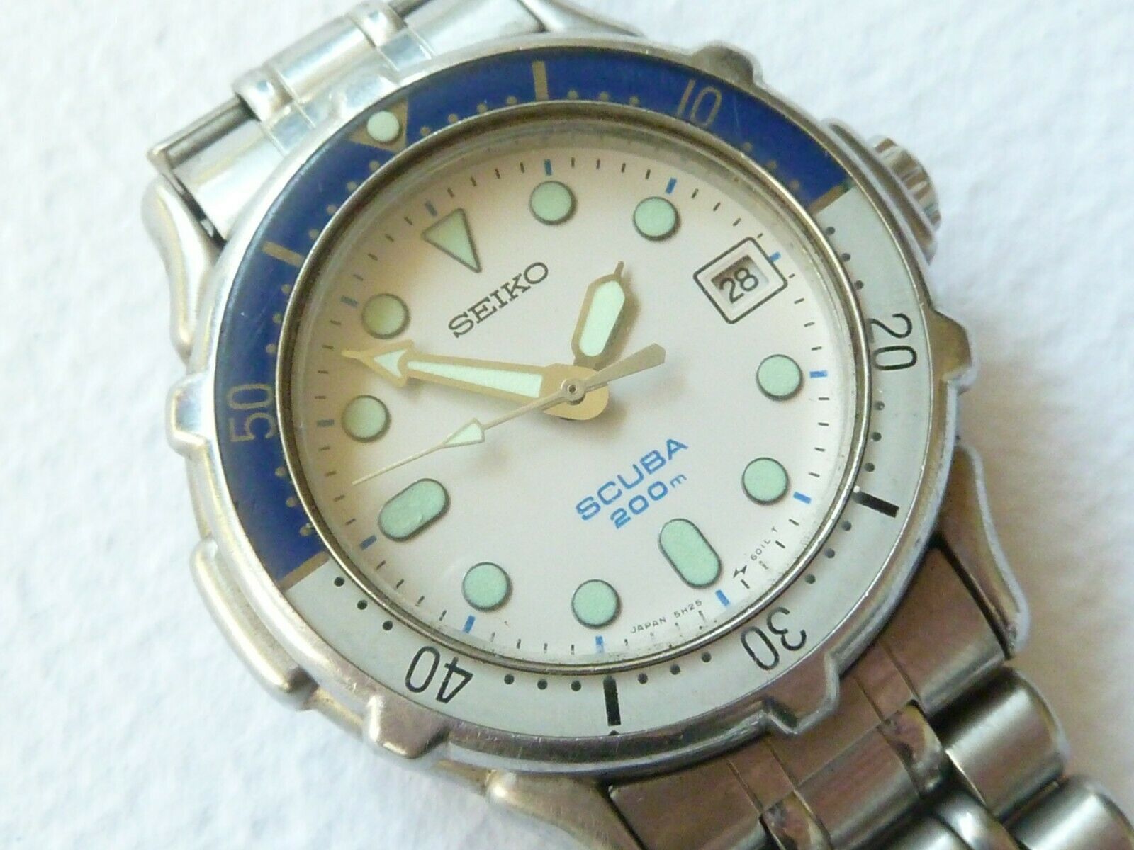 VINTAGE SEIKO SCUBA 200M 5H25-6050 DIVE WATCH. WORKING CONDITION 