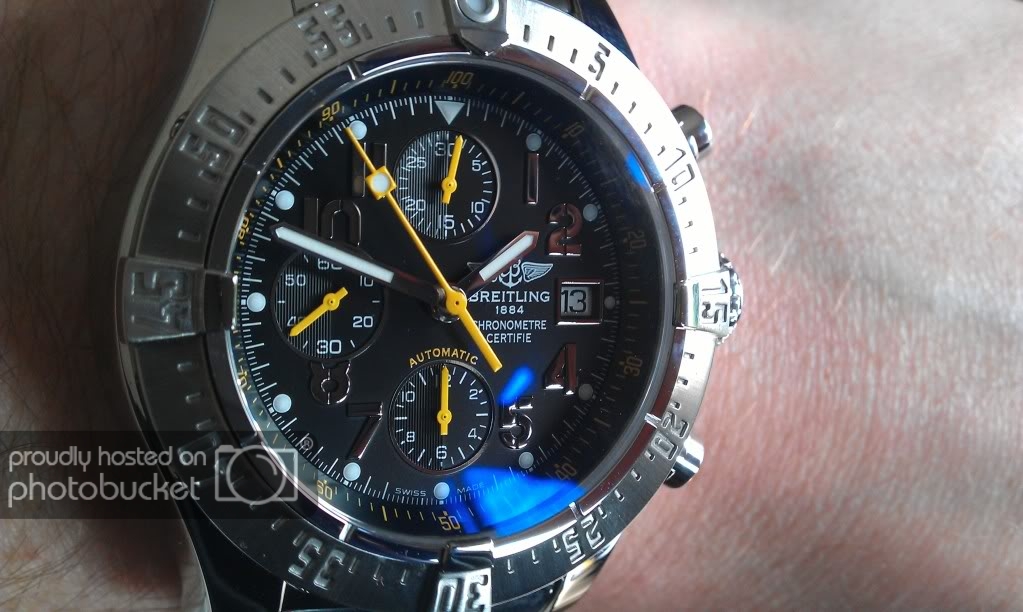 Breitling avenger on sale skyland code yellow