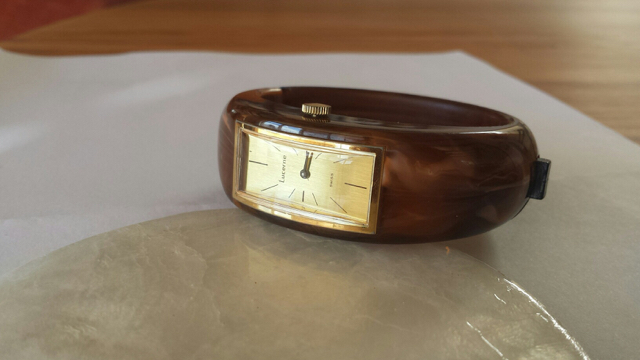 Vintage lucerne bracelet outlet watch