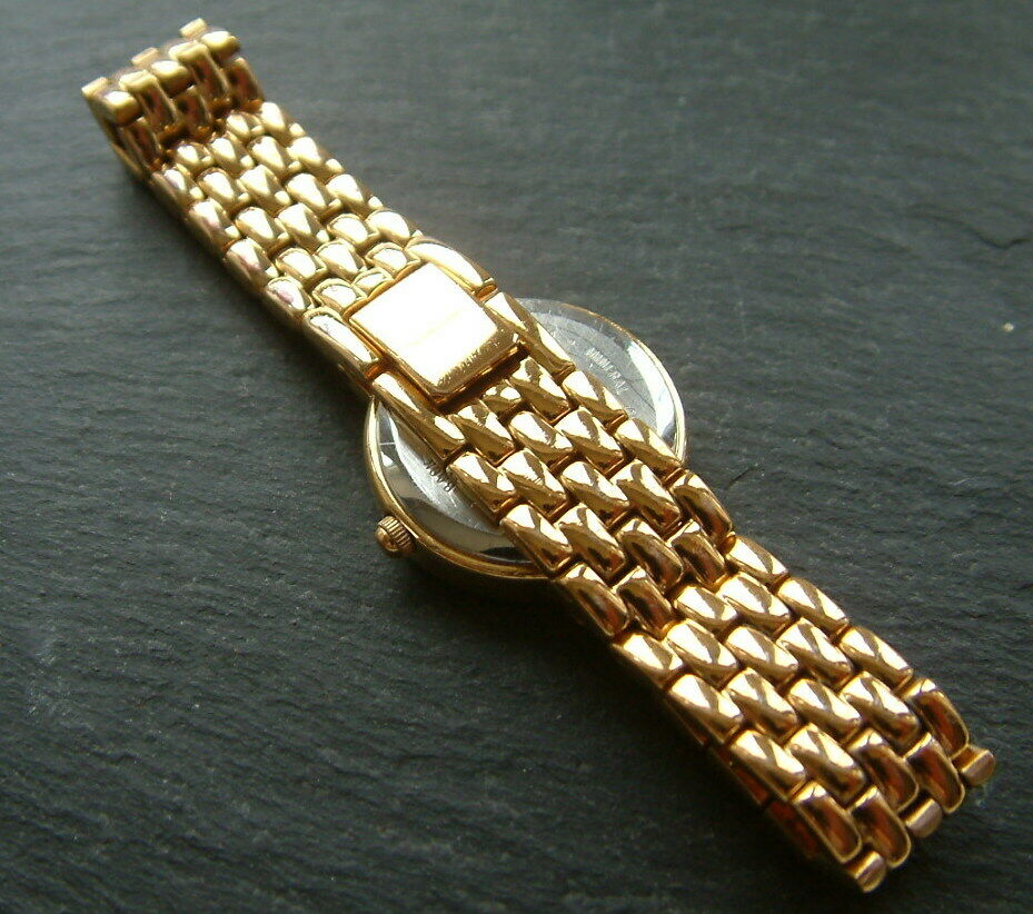 Beautiful Modern Ladies Tissot 329 S825 Quartz Bracelet