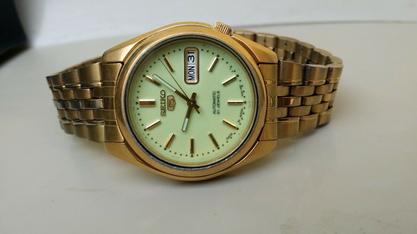 seiko 5 automatic 7s26 full radium glow dial golden wristwatch for