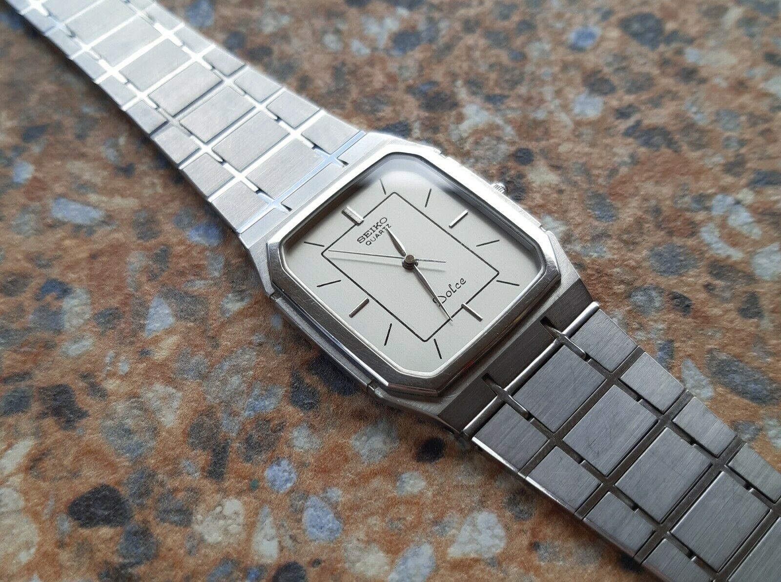 Seiko Dolce 9521 5020 February 1982 Quartz Dress Watch 