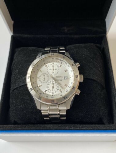 MEN'S SEIKO 7T92-0LV0 CHRONOGRAPH WATCH - UNWORN AND BOXED