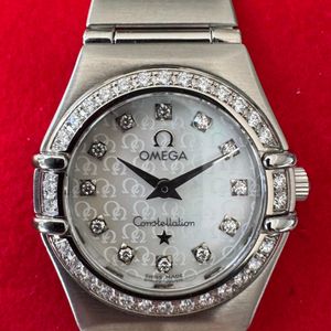 Vintage Bulova Diamond Women\'s 26mm Mother Of Pearl Dial Watch C637458 BULOVA TANK WATCH C837458 - LADIES main image 2