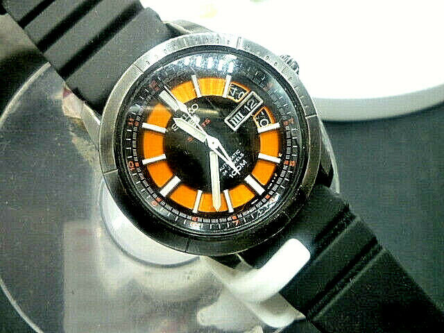 SEIKO 4R36-01SO Sports 5 Automatic volume Back skeleton 100m