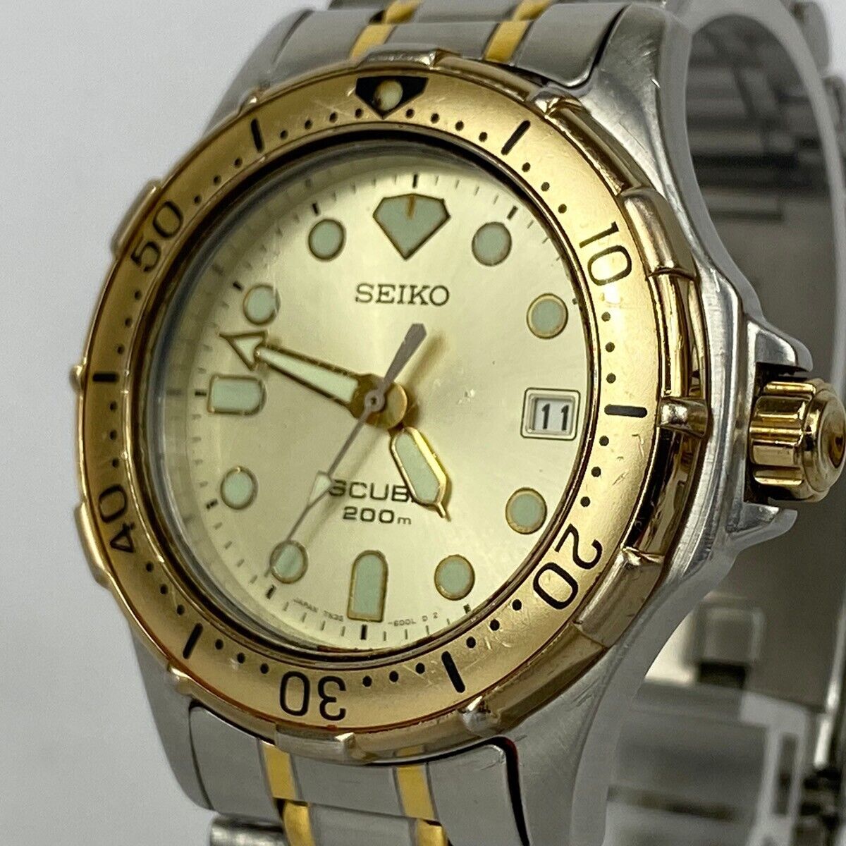 Seiko 7N35-6000 Quartz Scuba Air Diver 200M Men's Gold Vintage