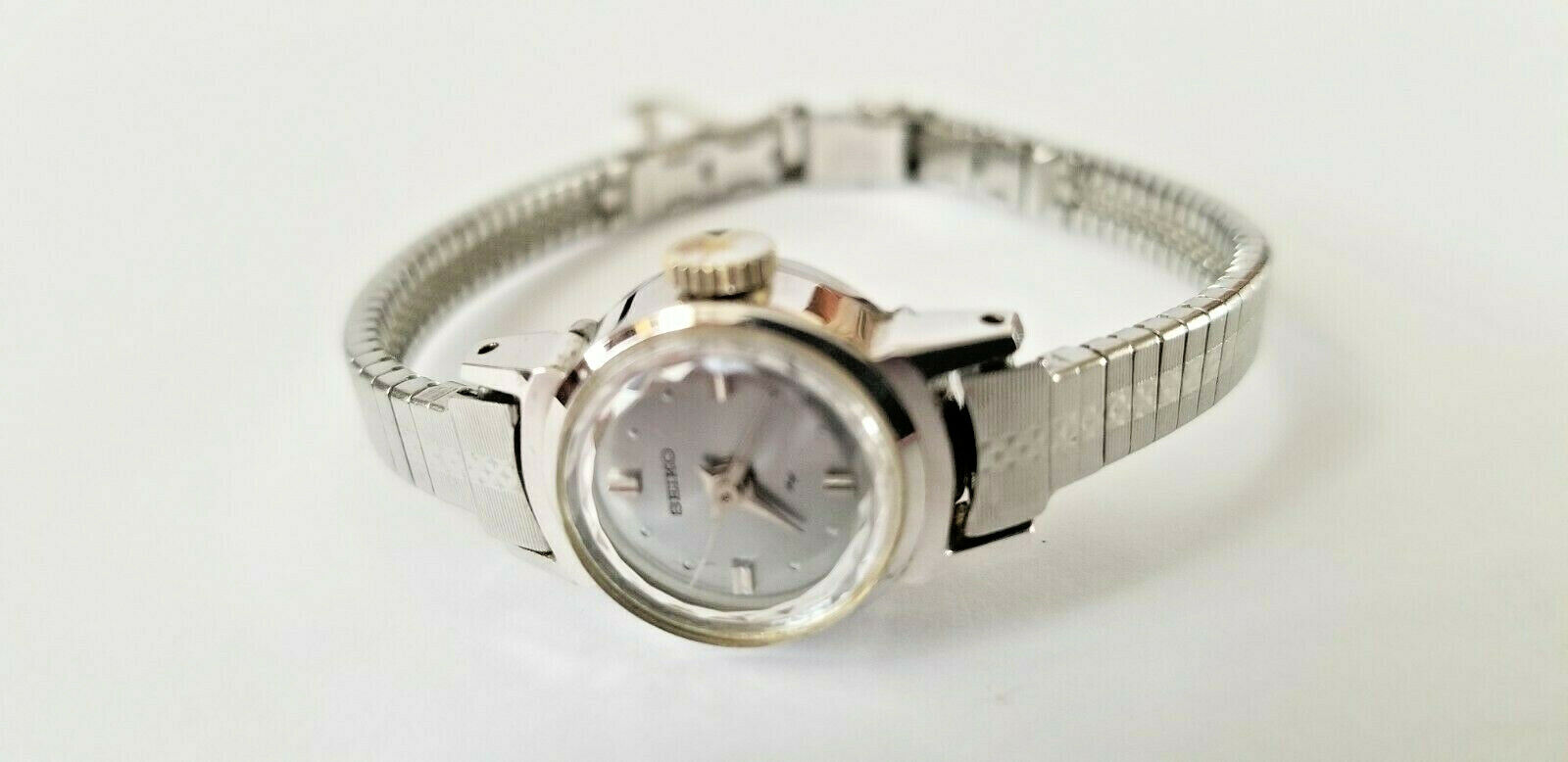 Vintage Women's Seiko 1104-0070 Cocktail Wind-Up Wristwatch