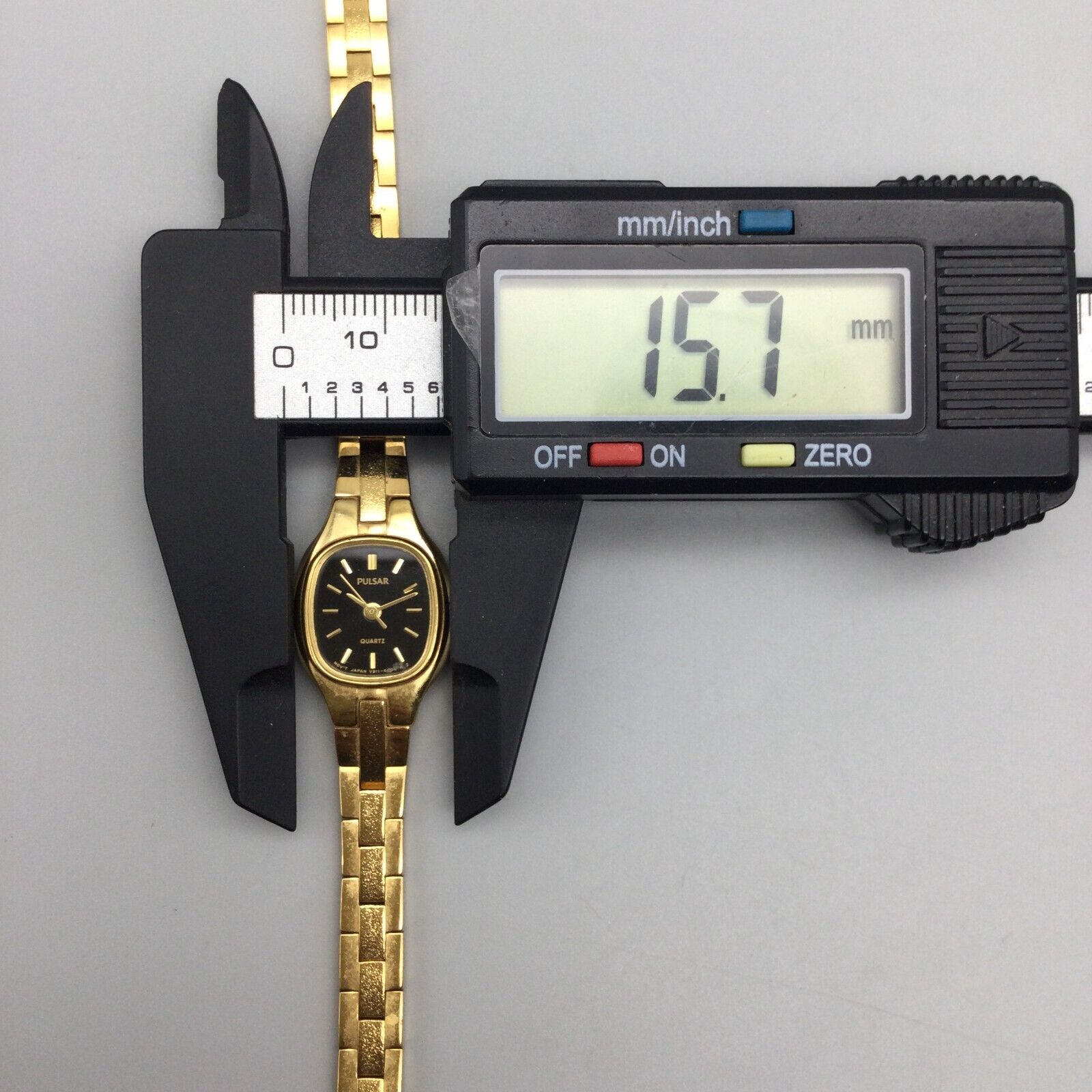 Pulsar Watch Women 14mm Gold Tone Black Dial V811-5300 New 