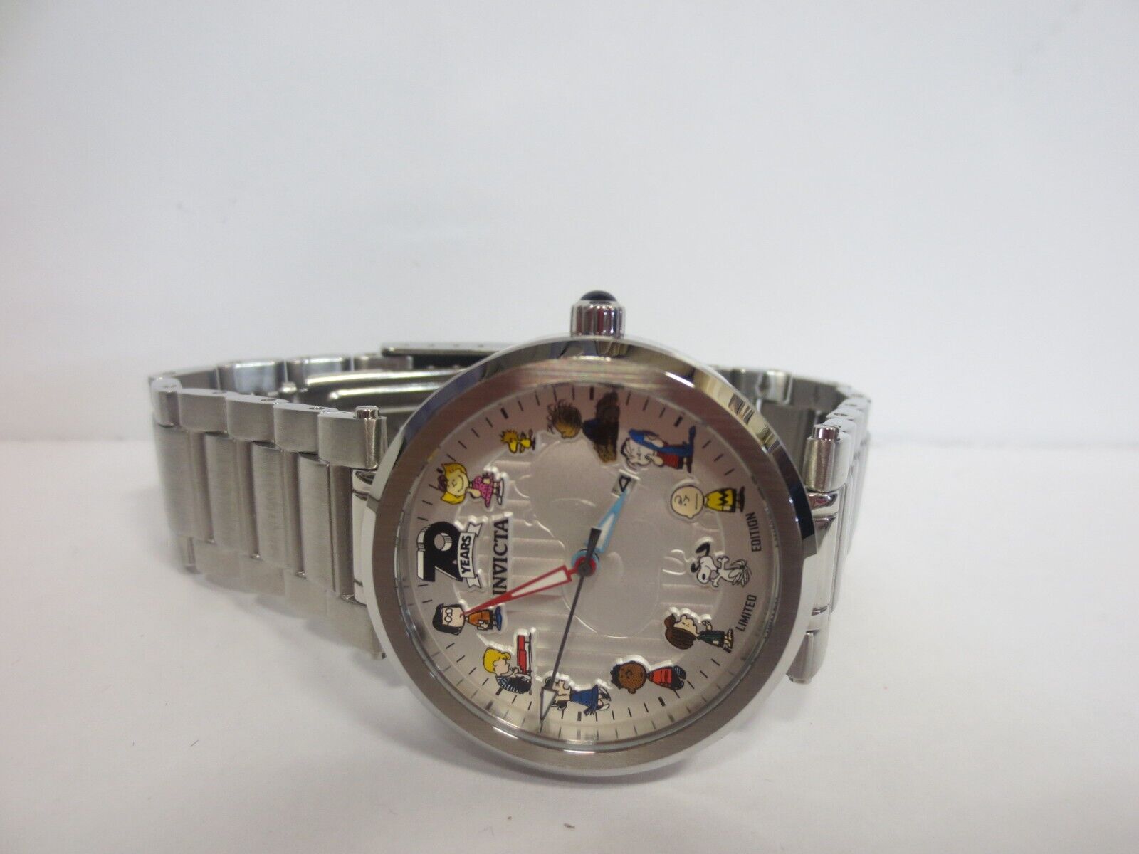 Invicta watch outlet snoopy