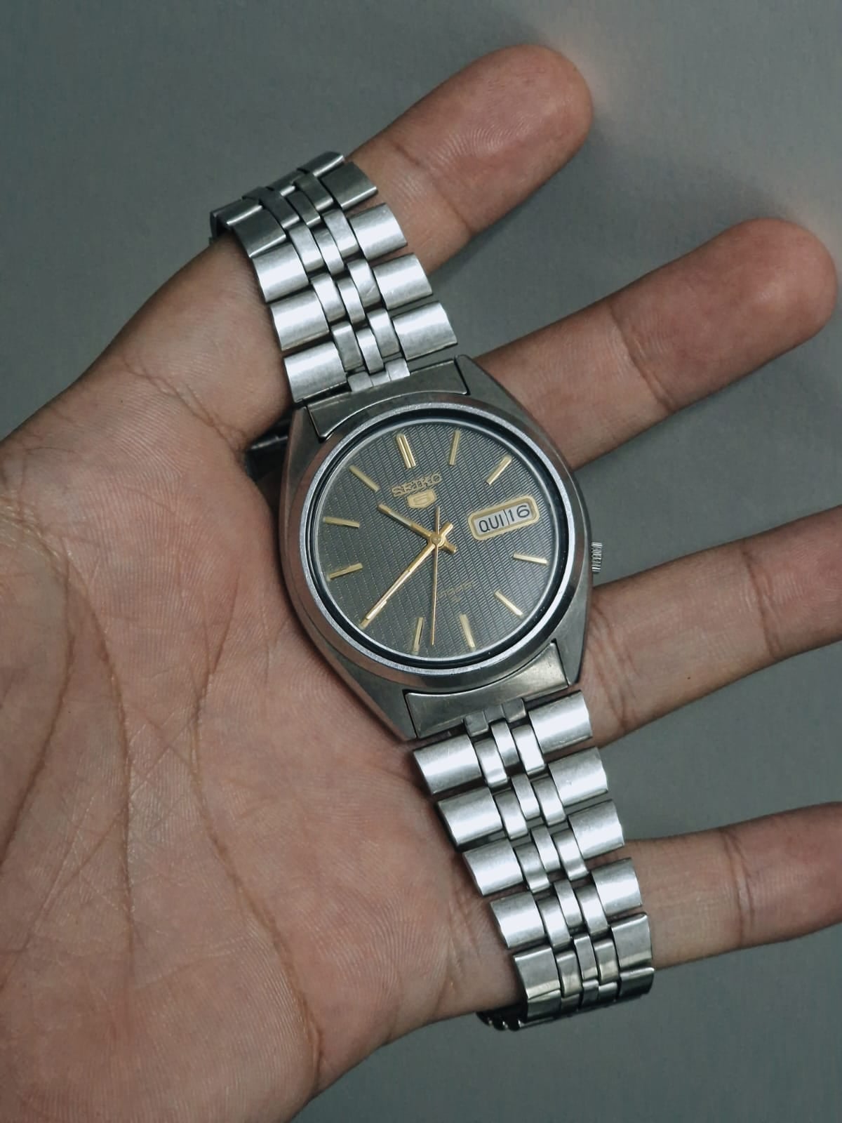 WTS] 1993 Seiko 5 7009-8740 Grey Textured Dial W/ OEM Bracelet
