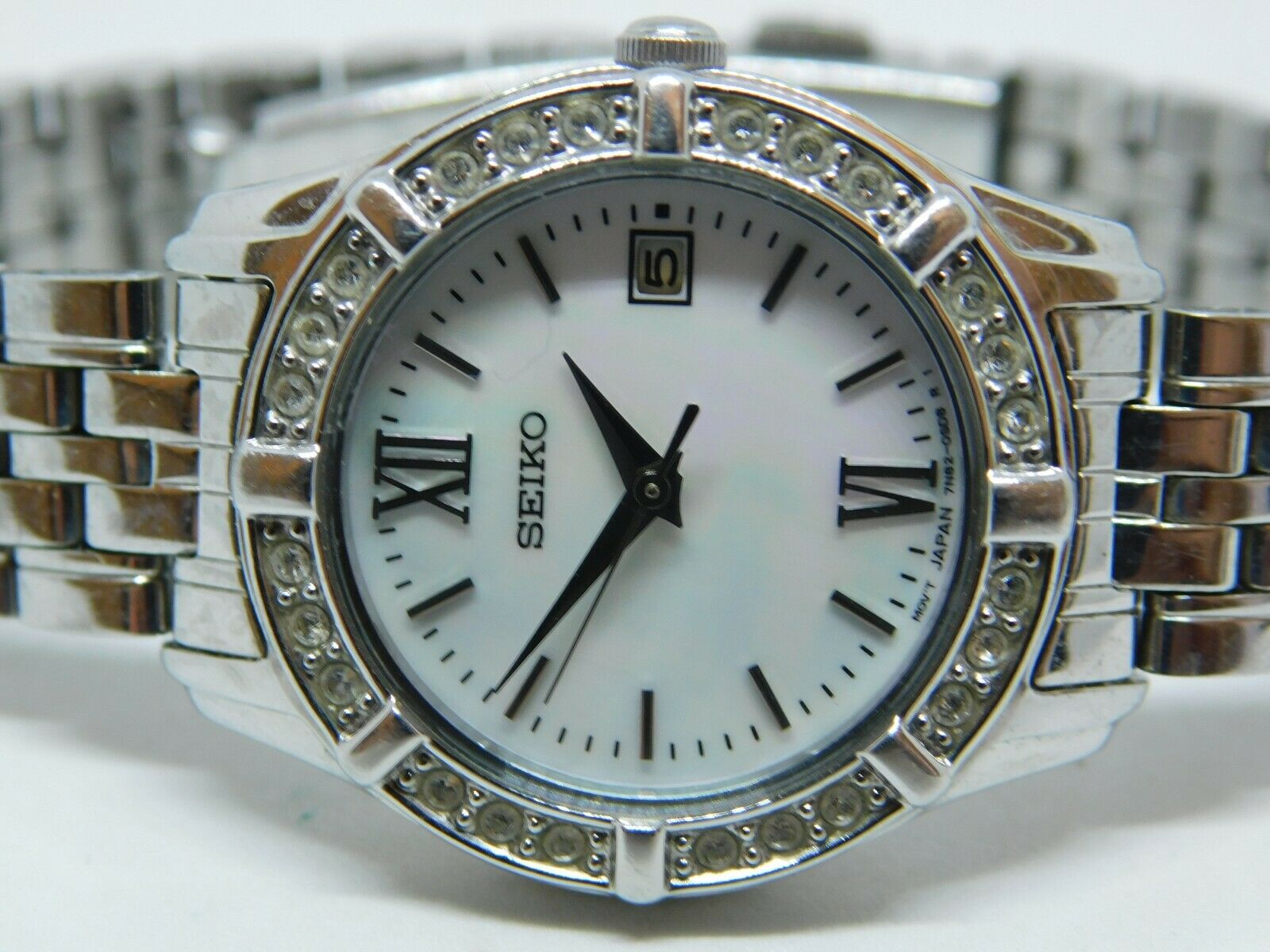 Seiko 7N82-0HD0 Silver Tone Quartz Analog Ladies Watch | WatchCharts