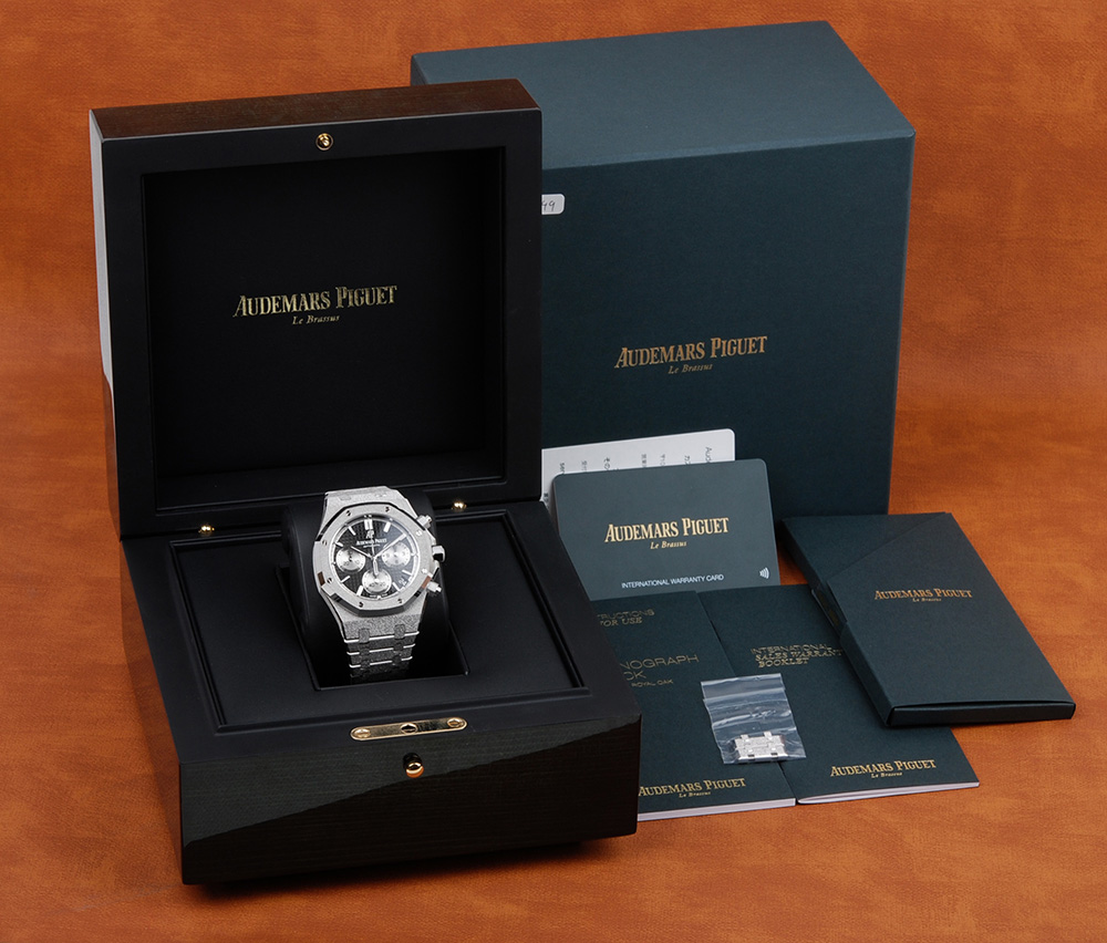 AUDEMARS PIGUET ROYAL OAK CHRONOGRAPH 26239BC.GG.1224BC.02: retail price,  second hand price, specifications and reviews 