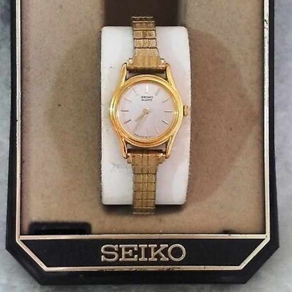 Exc Cond EXQUISITE Stylish Women's SEIKO 2P20-0080 Quartz Watch |  WatchCharts