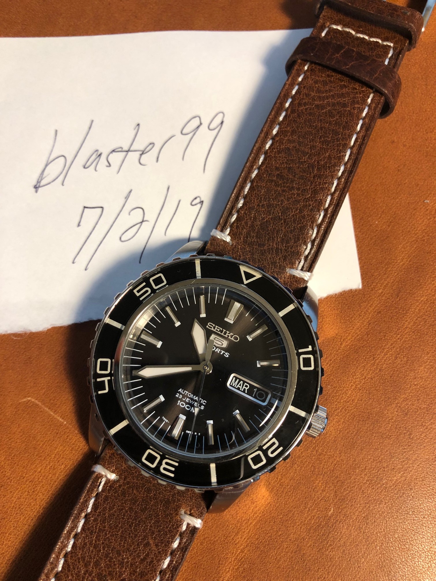 seiko 5 snzh55