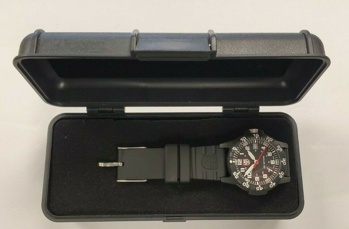 Luminox Series 0300 -1GBq H-3 LX Watch With Case