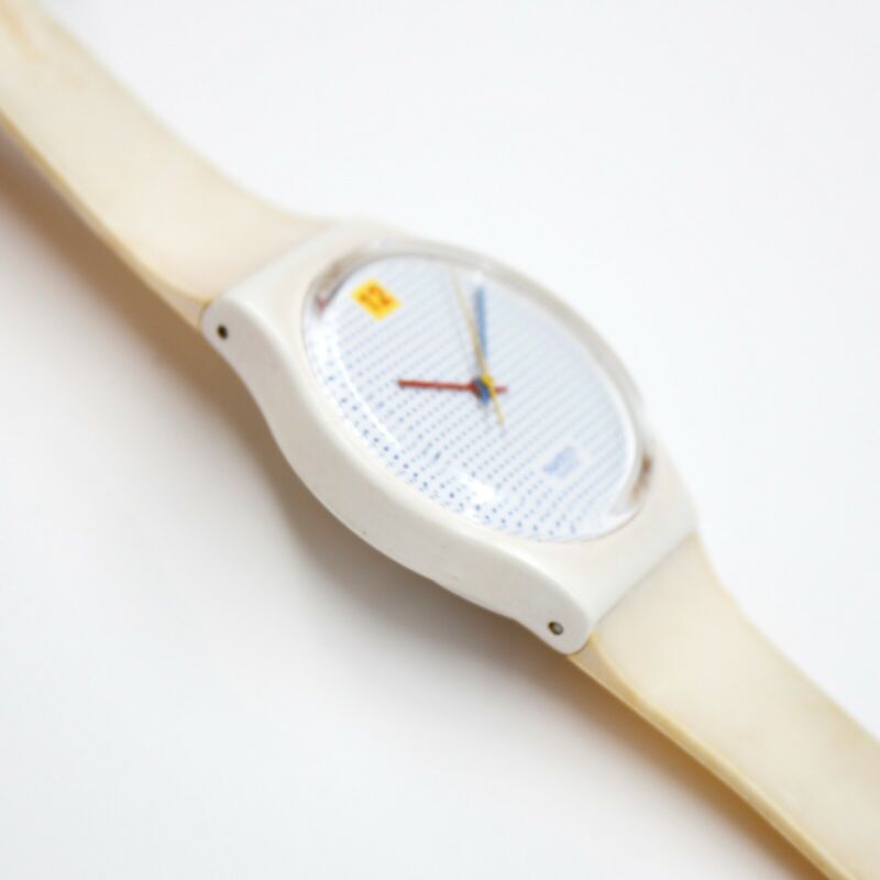 Vintage 1985 Swatch DOTTED SWISS GW104 Standard Gents Watch white
