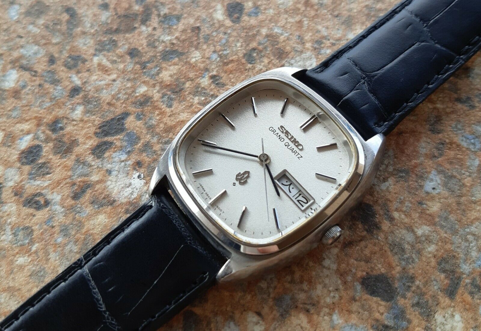 ジャンク SEIKO GRAND QUARTZ 4843-5011 デイデイト ad0e2a7f-9ca3-45a4-b247-
