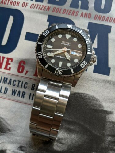 USED MEN'S SEIKO AUTOMATIC SUBMARINER DIVER'S WATCH 7S26-0040 / SKX031  Black | WatchCharts Marketplace