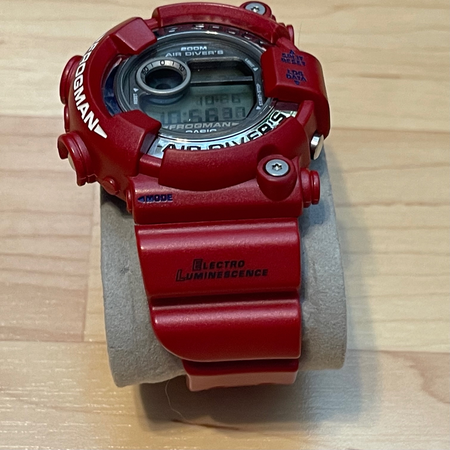 WTS] Casio G-Shock DW-8201GF-4 DW-8200MS-8T DW-8250WC-7BT Red