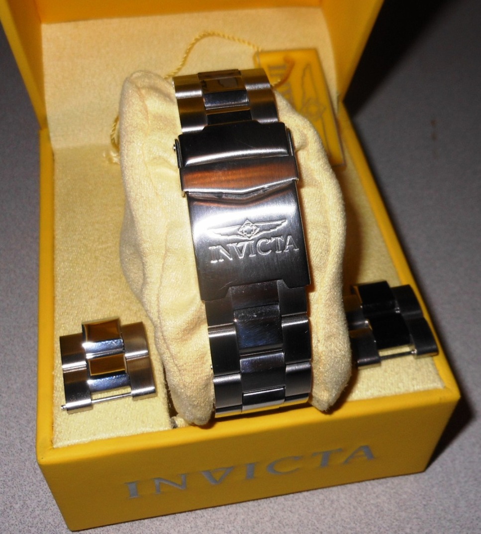 Invicta 15585 clearance