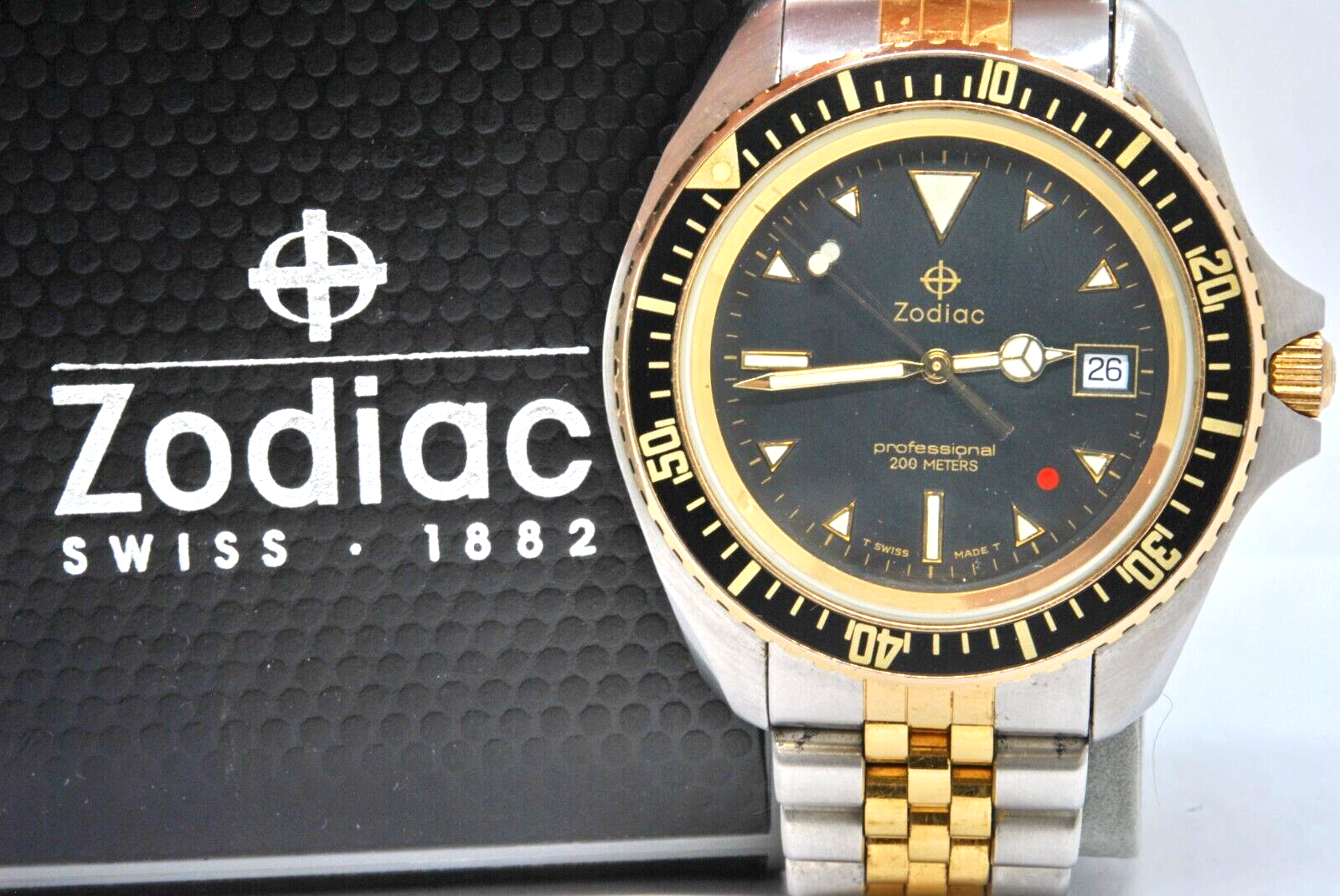 衛生日用品 RT-4221968841 Zodiac Red Dot 106.22.06 Professional 200m Gold & Steel Quartz