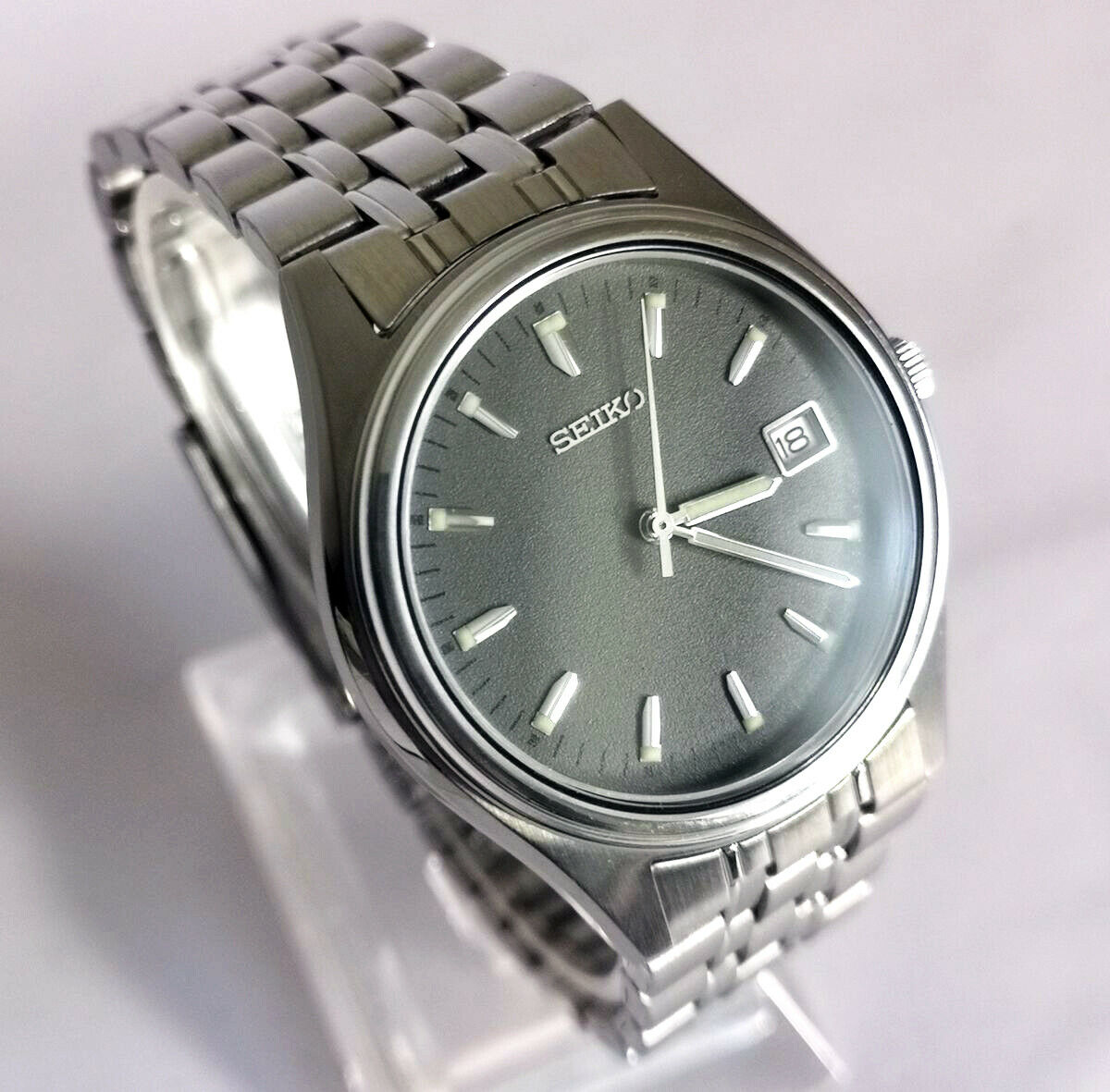 Vintage 1996 Seiko 7N42 9030 men s quartz watch date indicator