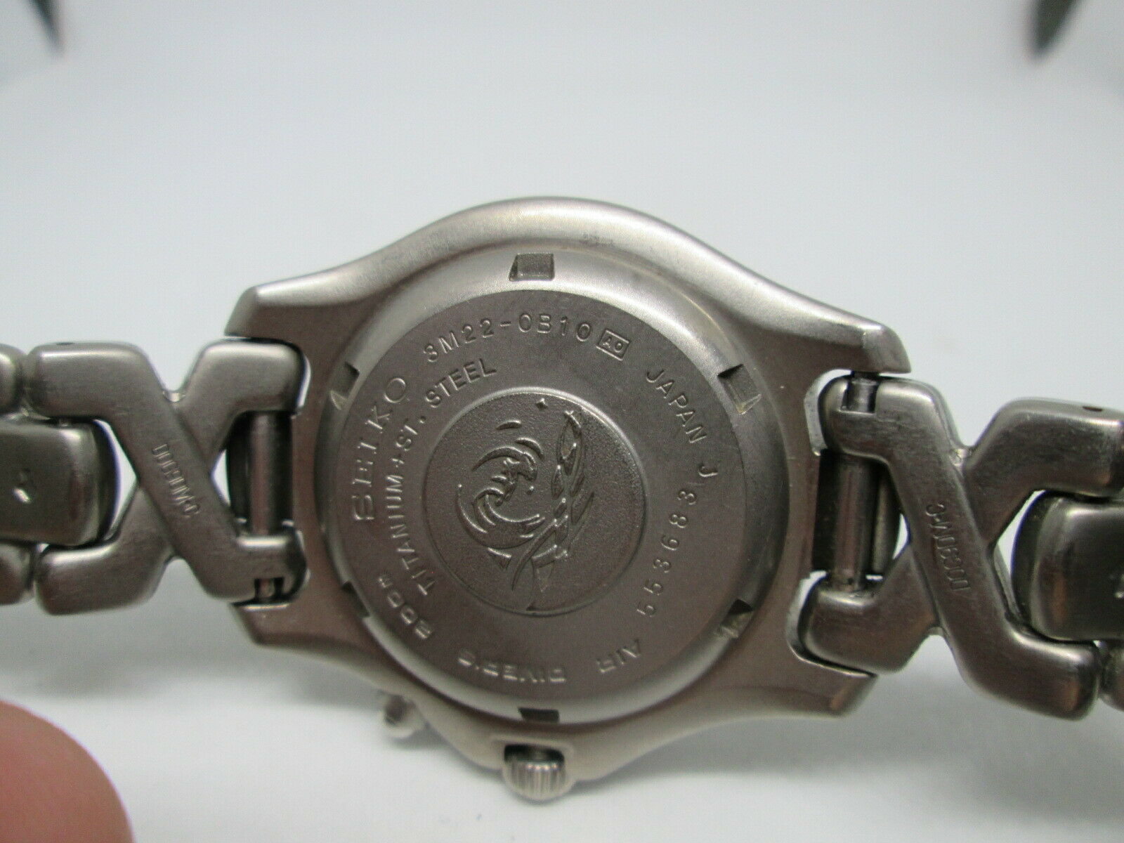 SEIKO AGS SCUBA 200M DATE 3M22-0B10 TITANIUM QUARTZ MENS DIVER