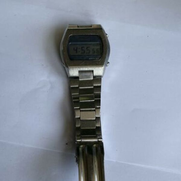 Vintage Seiko Lcd Digital Mens Quartz Watch 0439-4009 | WatchCharts ...