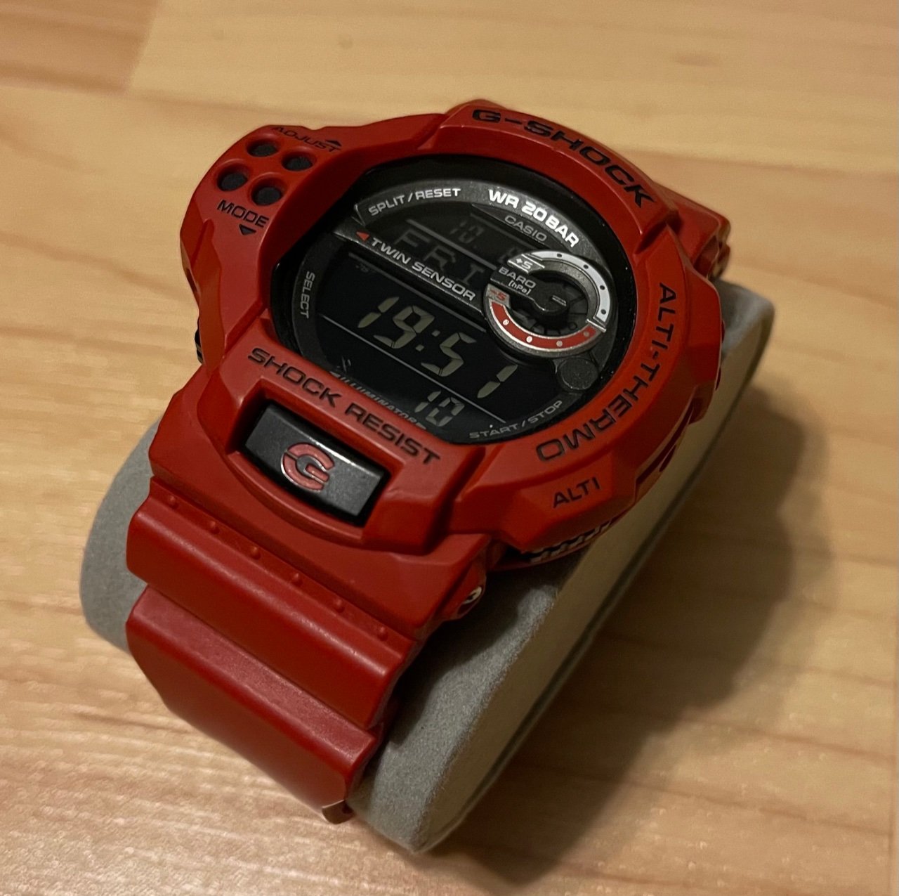 返品送料無料 G-SHOCK GDF100-4JF G-SHOCK レッド メンズ