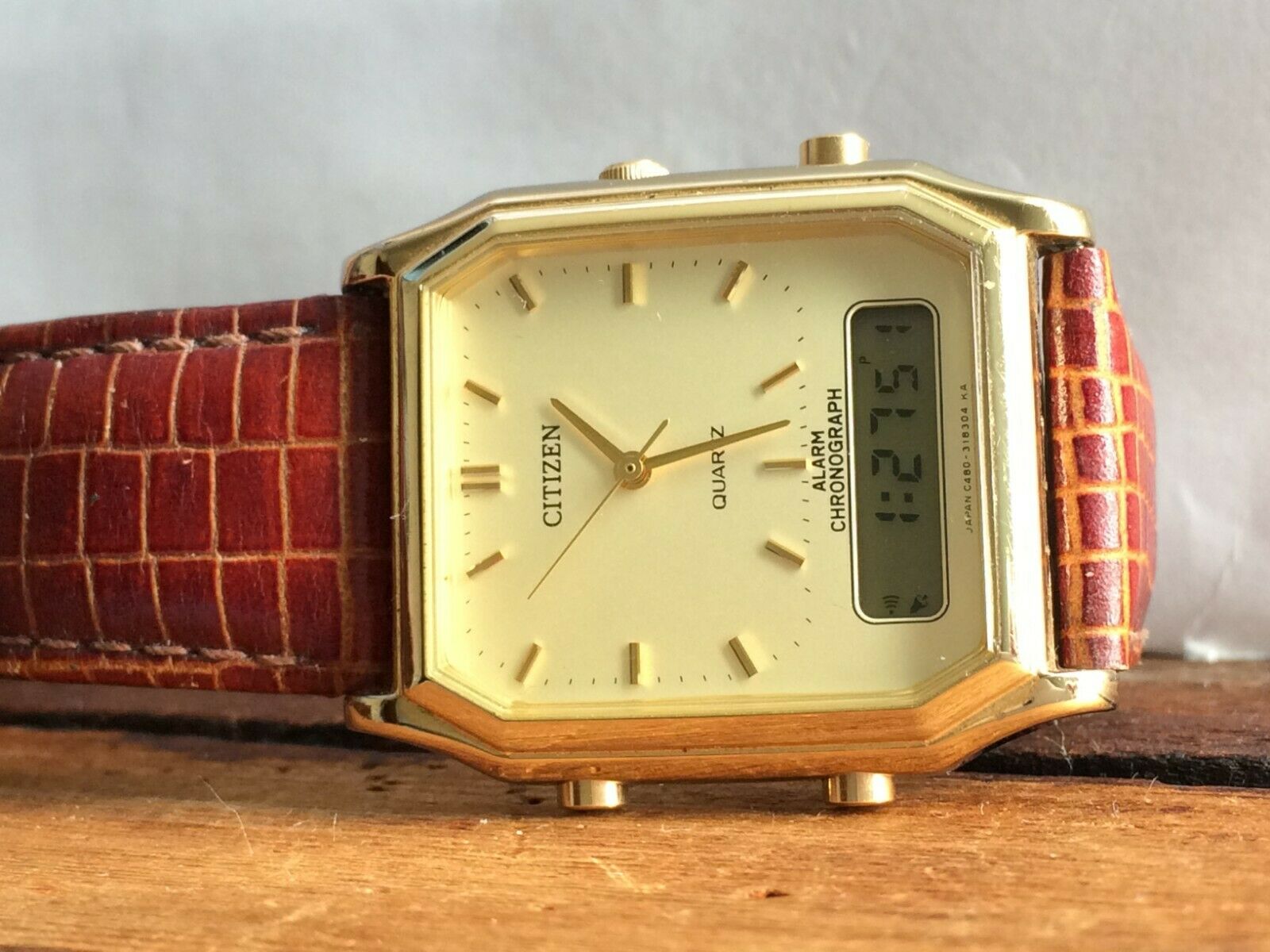 AUTHENTIC Vintage Gents CITIZEN QUARTZ ALARM