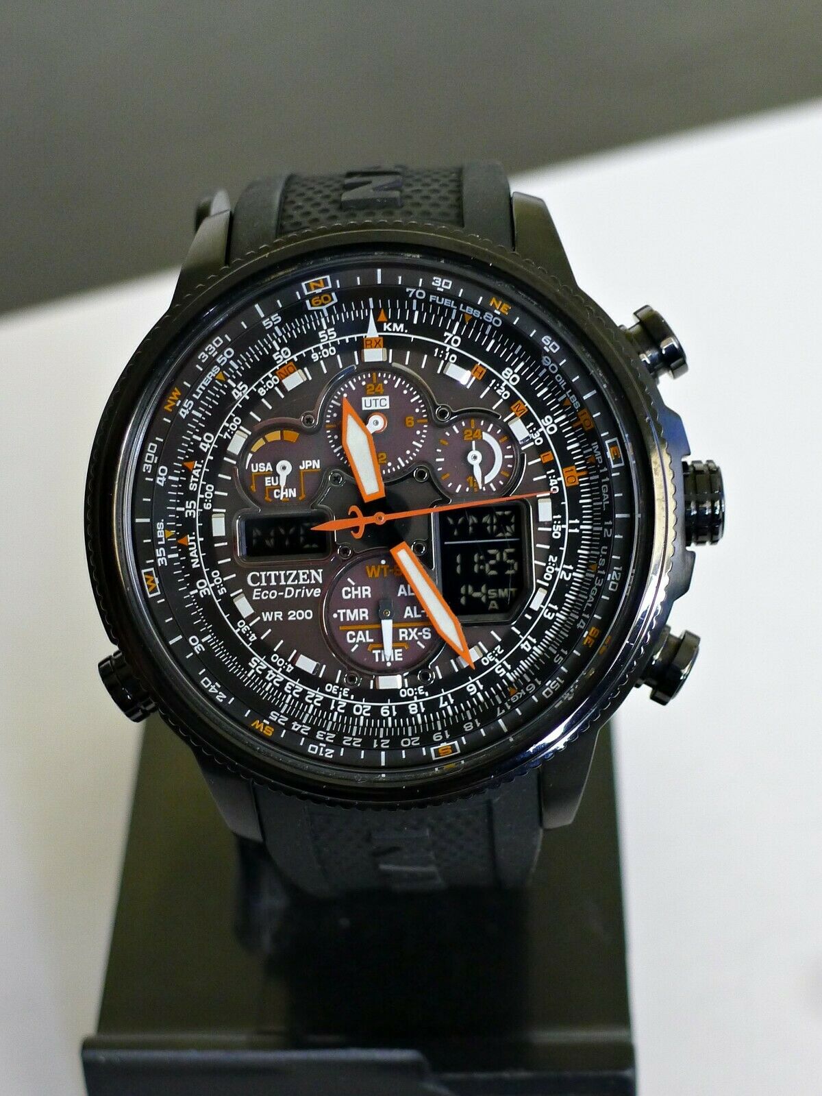 atomic timekeeping watch