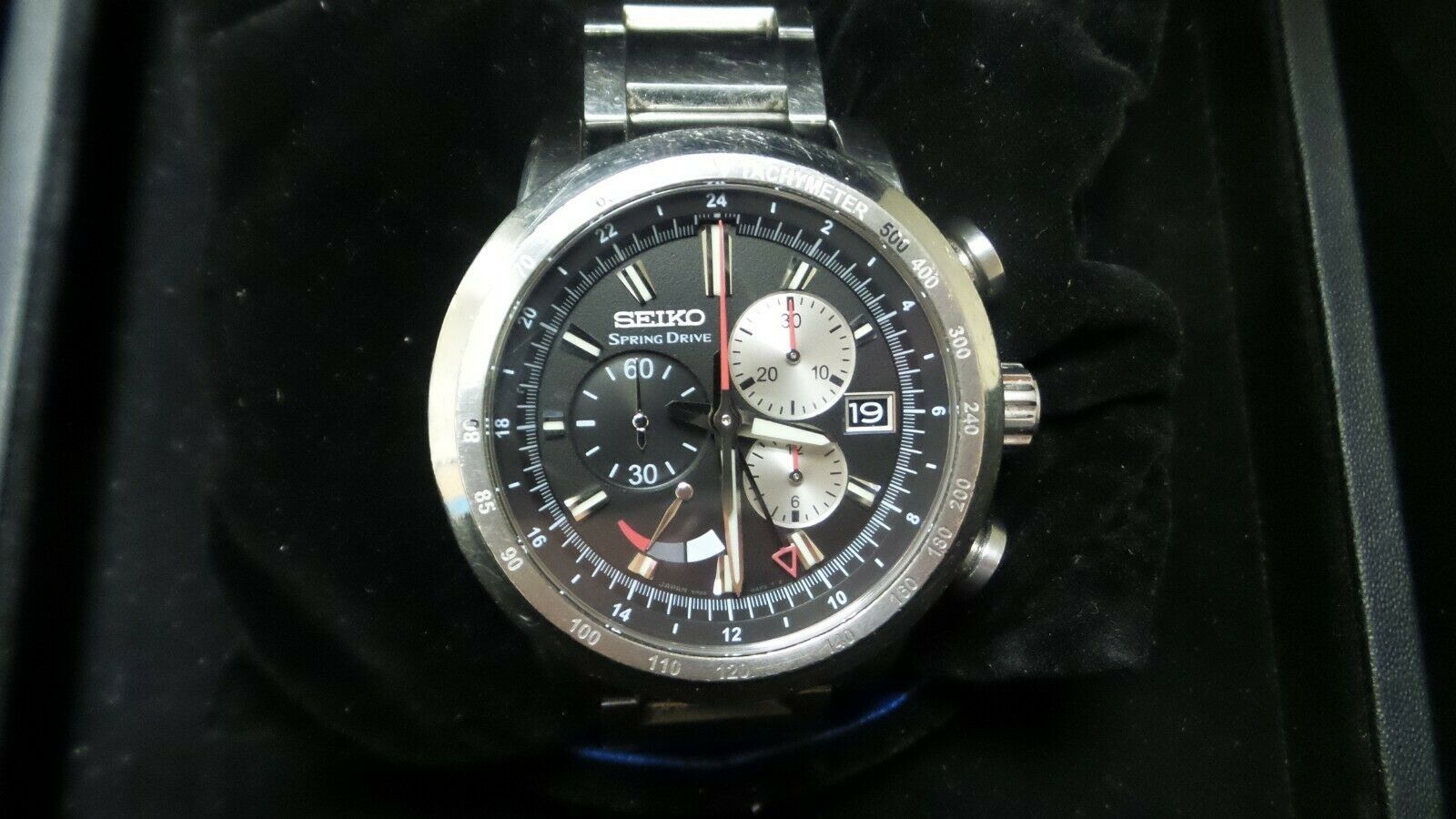 Seiko Spring Drive 5R86 0AG0 Limited Edition 037 300 Stainless