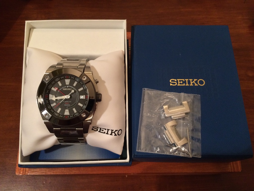 Seiko Kinetic GMT SUN005