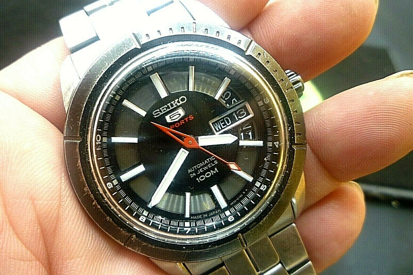 Mens 41mm SEIKO 5 SPORTS 24 jewels 4R36-01V0 Automatic SS 8 