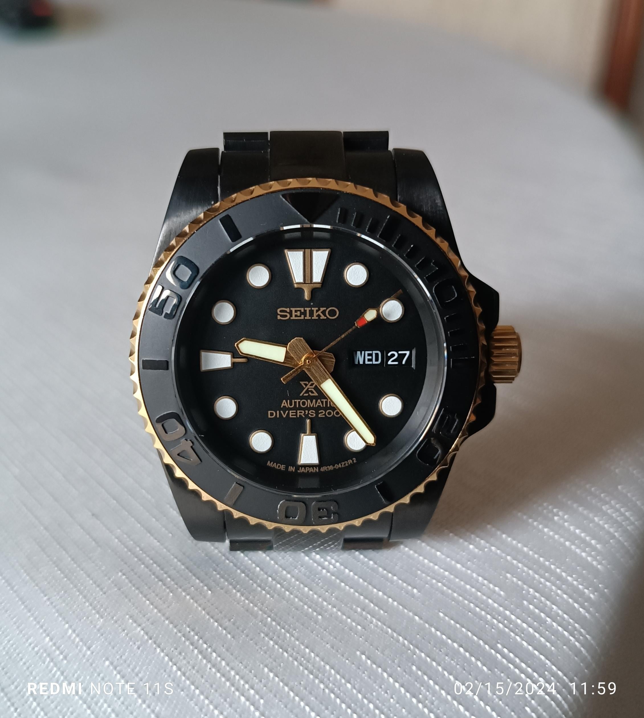 WTS] Seiko Custom Mod Two Tones Stealth black gold 42mm NH36 day ...