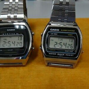 VINTAGE CASIO 1980' DIGITAL*2 (140)S830/(593) W-31(50M) ORIGINAL