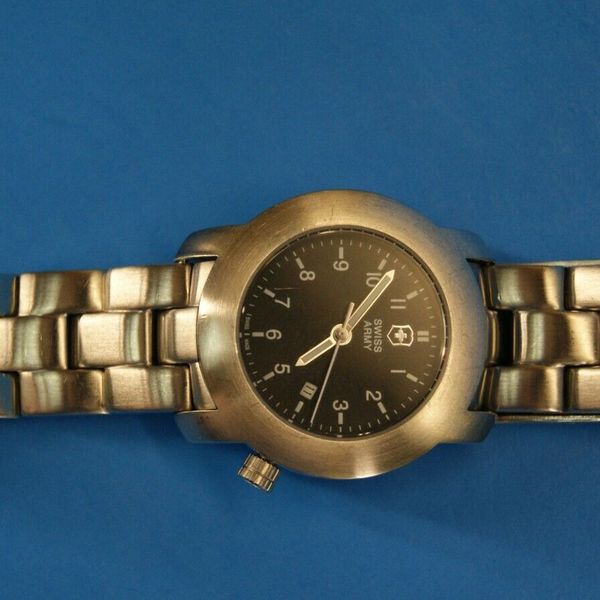 Victorinox Swiss Army V7-01 Basic S Watch with Date (new battery ...