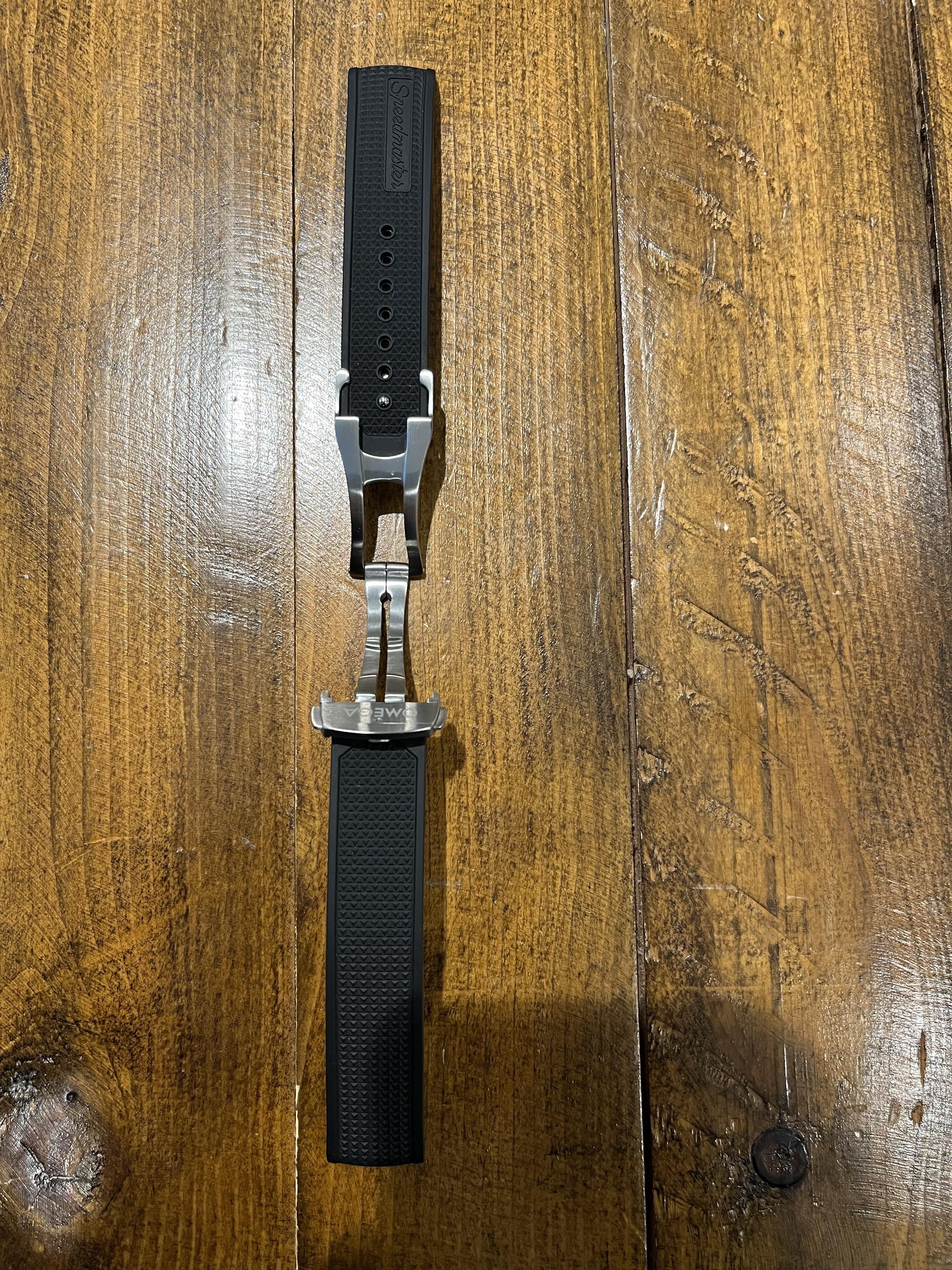 Rubber strap discount with deployment clasp