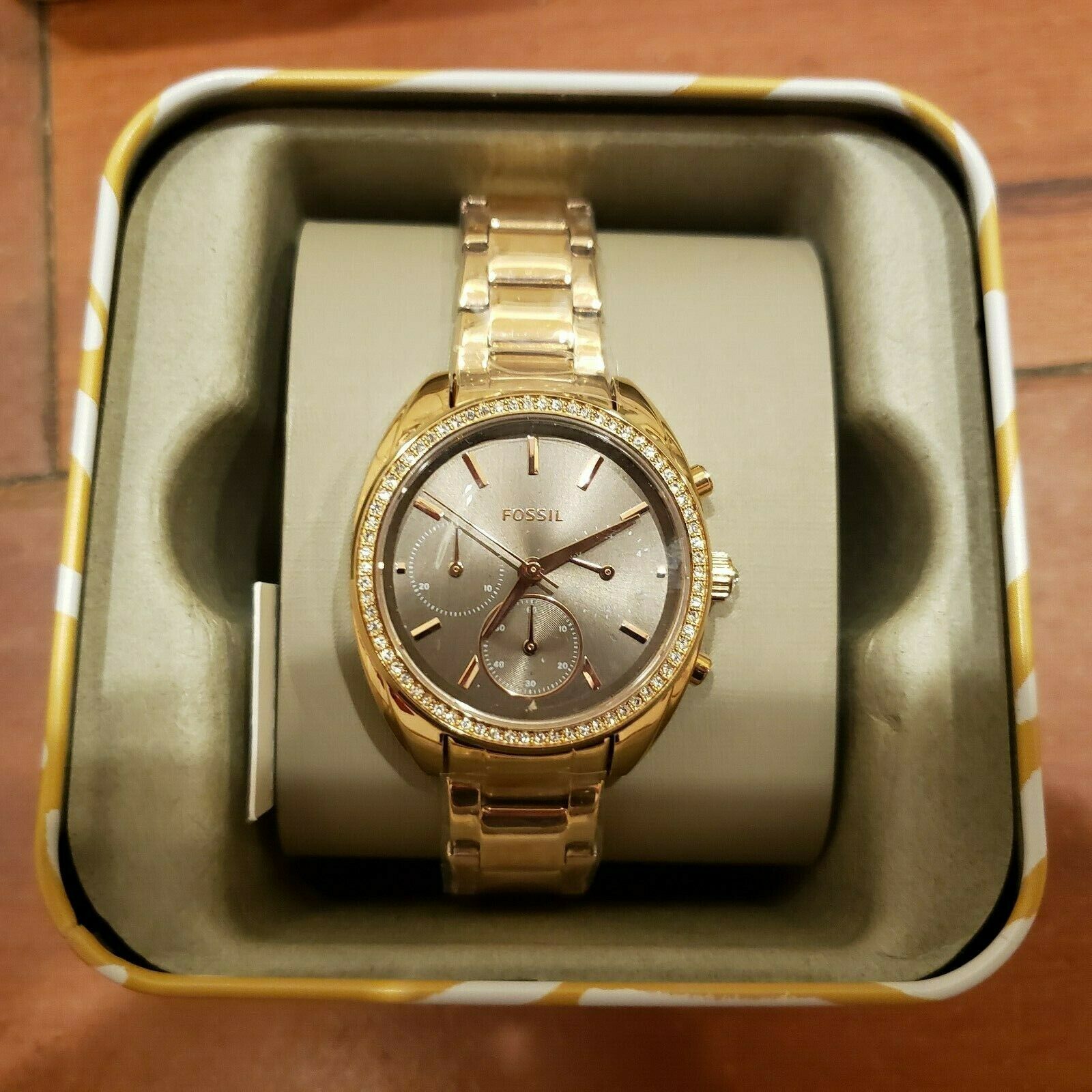 Fossil Women display picture 1