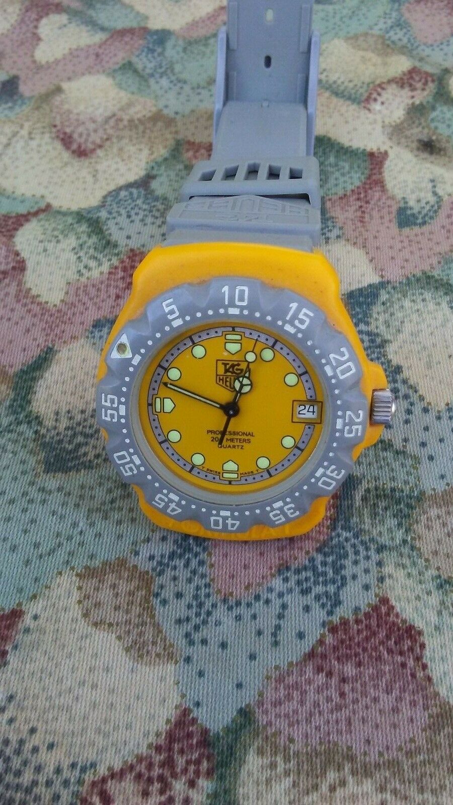 TAG HEUER Professional 382.513 GRAY BEZEL YELLOW CASE FOR PARTS