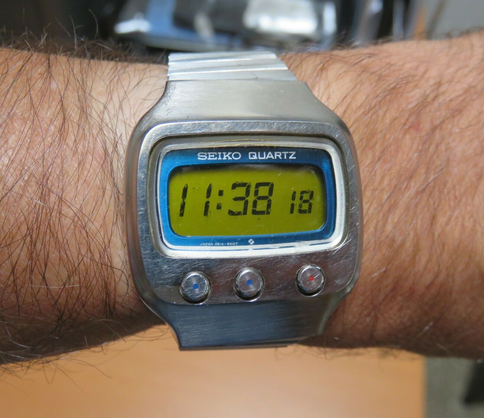 Seiko Titanium 0614 5000 worlds first 6 digit LCD digital watch 1973 |  WatchCharts