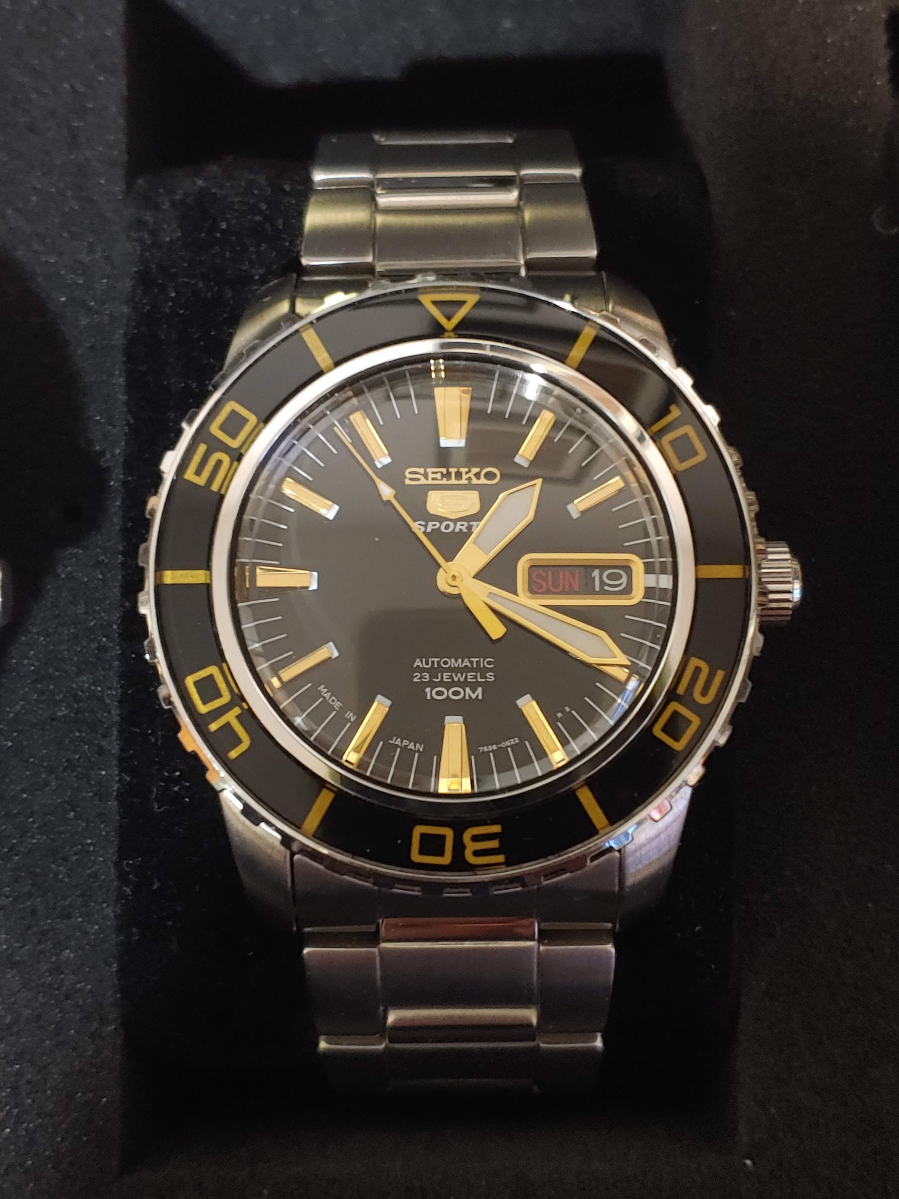 Seiko 5 watch online box