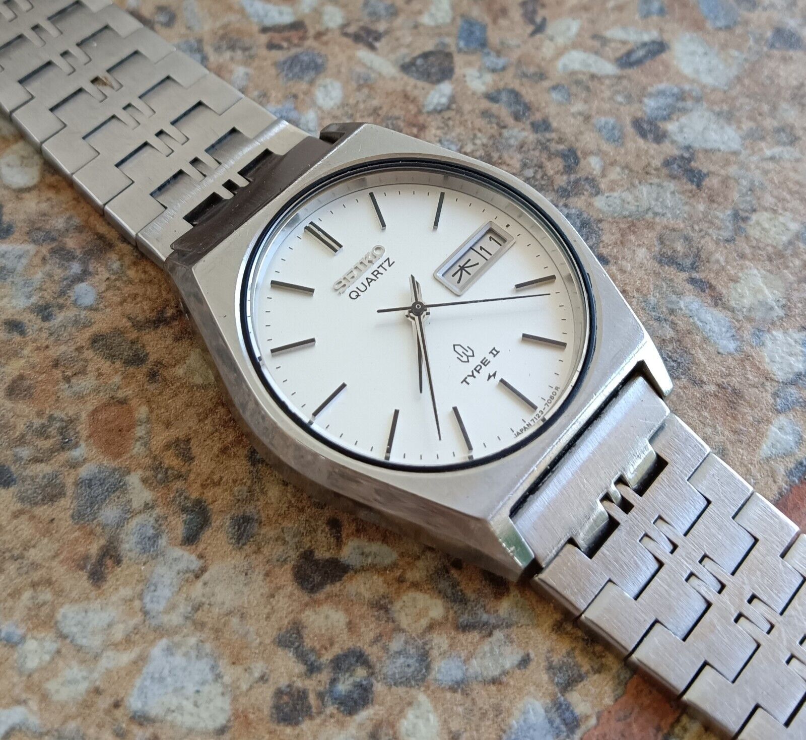 Seiko TYPE II　7123-7080 Vintage Seiko Quartz Type II (SQ) JDM 7123 7080 January 1983