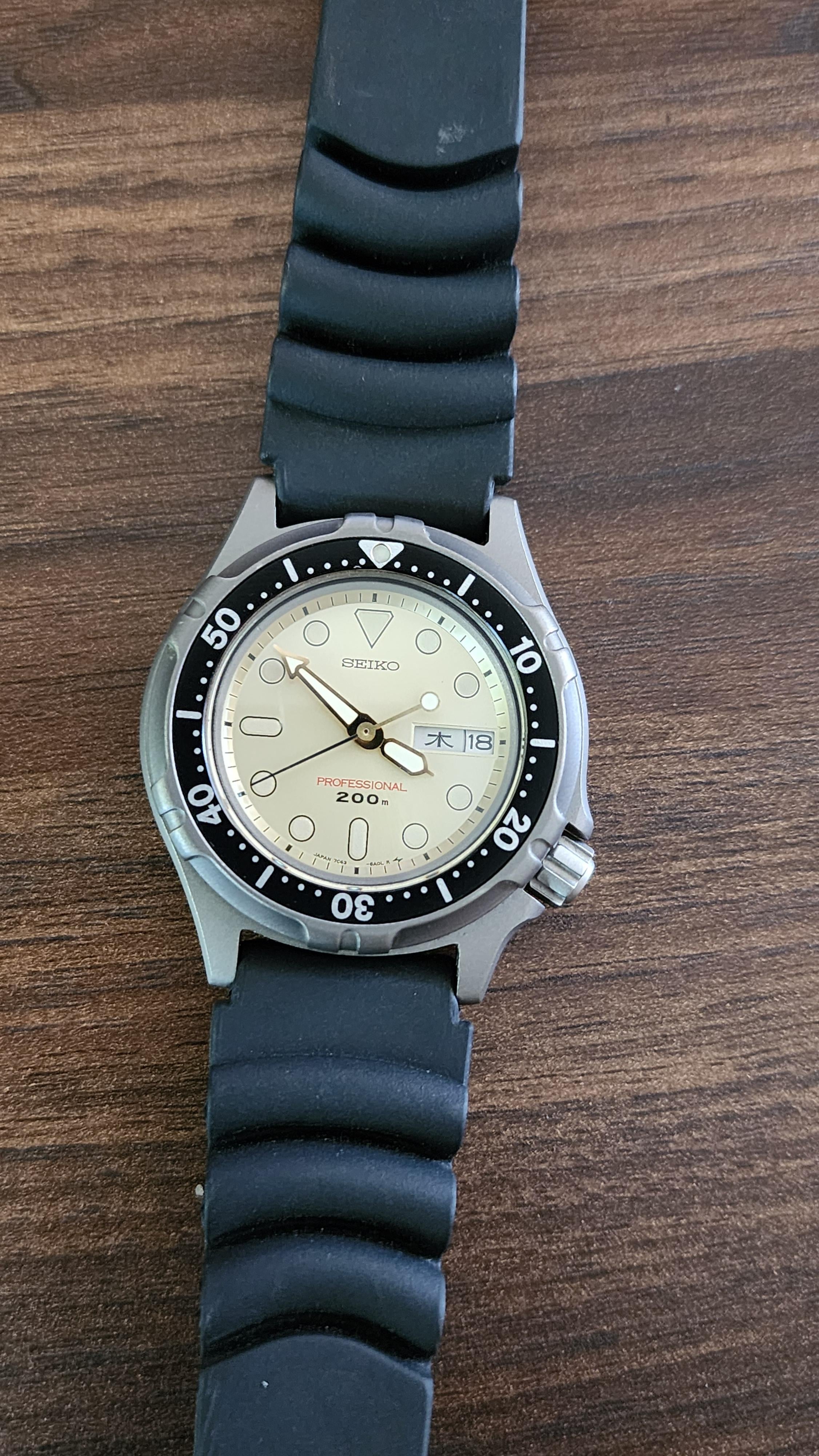 WTS] Seiko mid size quartz diver 7C43-6A00, kanji day