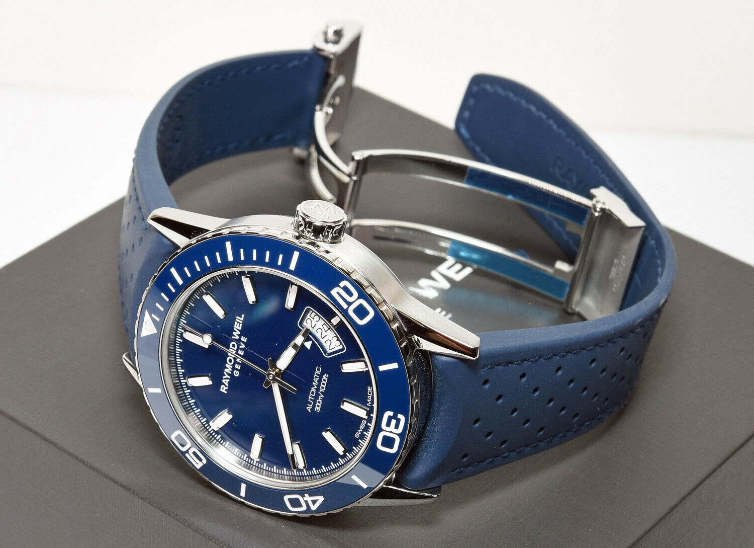 Raymond weil hot sale freelancer blue