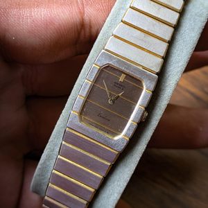 Seiko 2E20-5360 Ladies Quartz Watch Japan | WatchCharts Marketplace