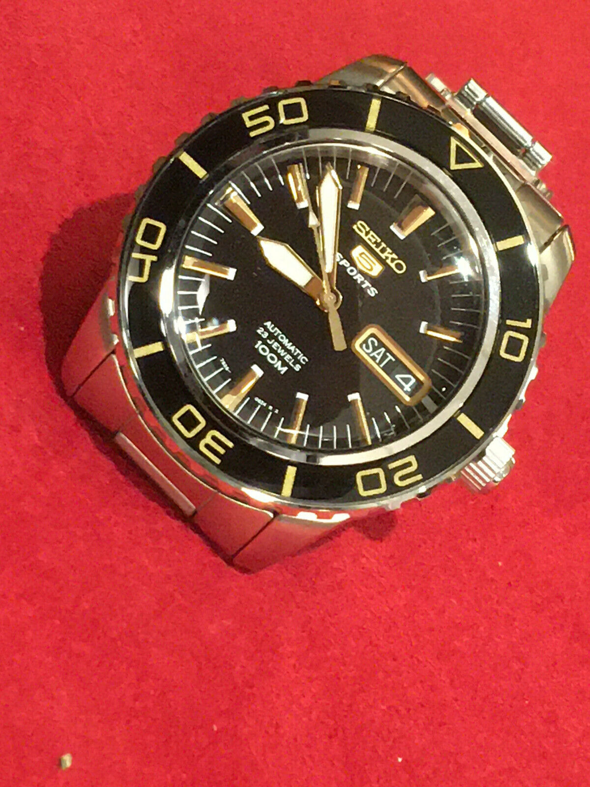 seiko 5 sports black gold